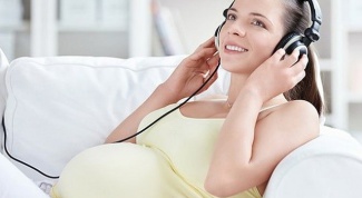 Does the voice during pregnancy
